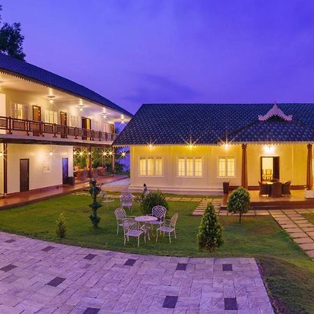 Cyrus Resort Alappuzha Extérieur photo