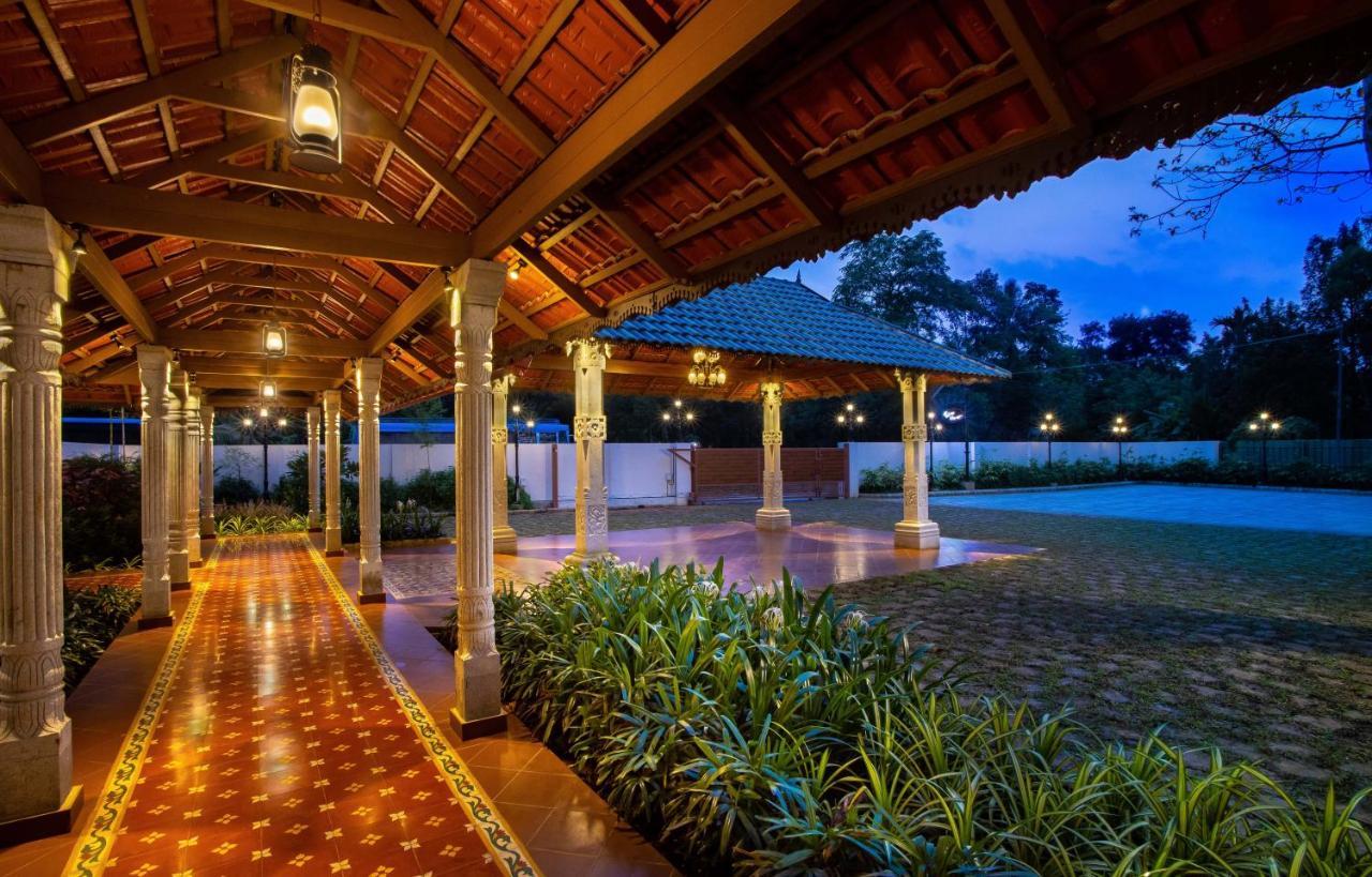 Cyrus Resort Alappuzha Extérieur photo