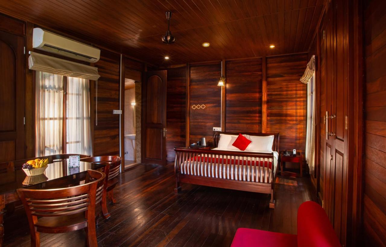 Cyrus Resort Alappuzha Extérieur photo