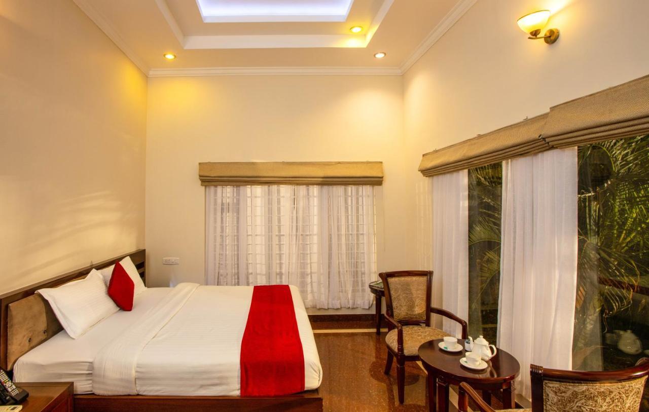 Cyrus Resort Alappuzha Extérieur photo
