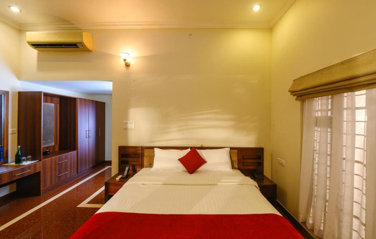 Cyrus Resort Alappuzha Extérieur photo