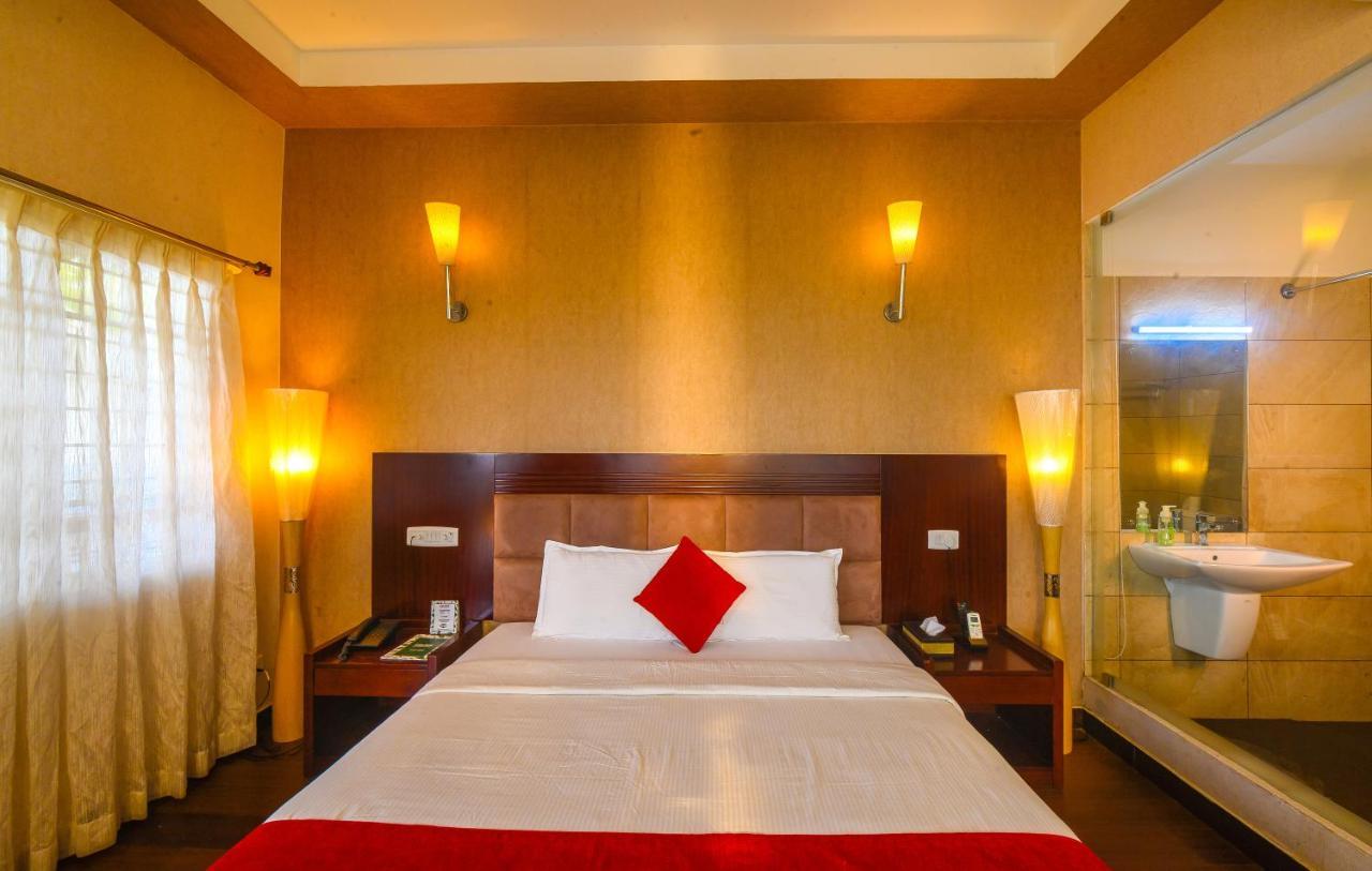 Cyrus Resort Alappuzha Extérieur photo