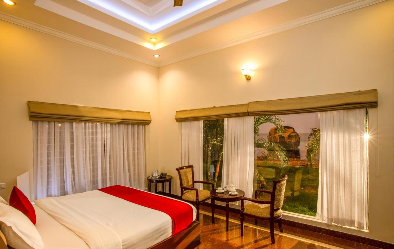 Cyrus Resort Alappuzha Extérieur photo