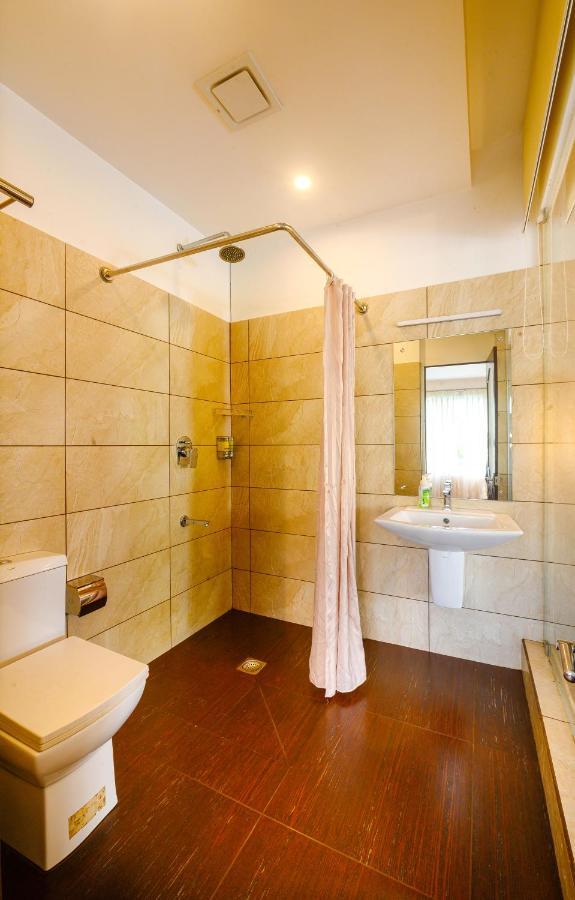 Cyrus Resort Alappuzha Extérieur photo